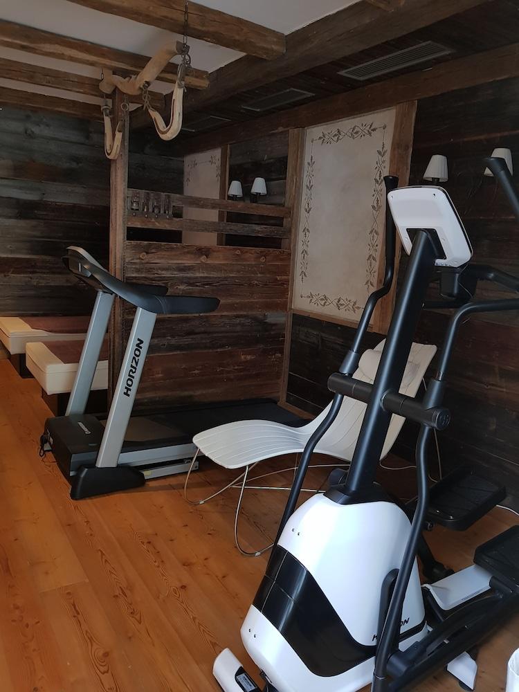 Maribel Hotel 마돈나 디 캄필리오 외부 사진