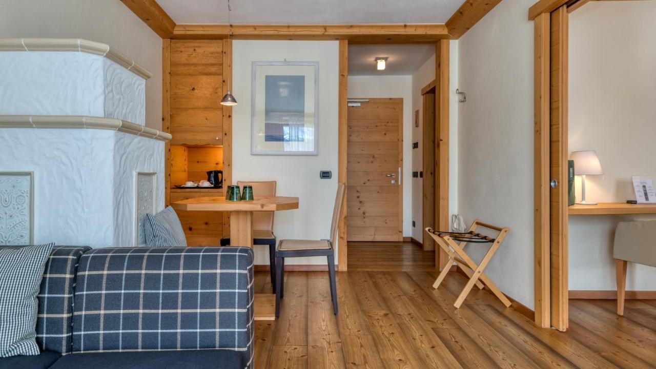 Maribel Hotel 마돈나 디 캄필리오 외부 사진