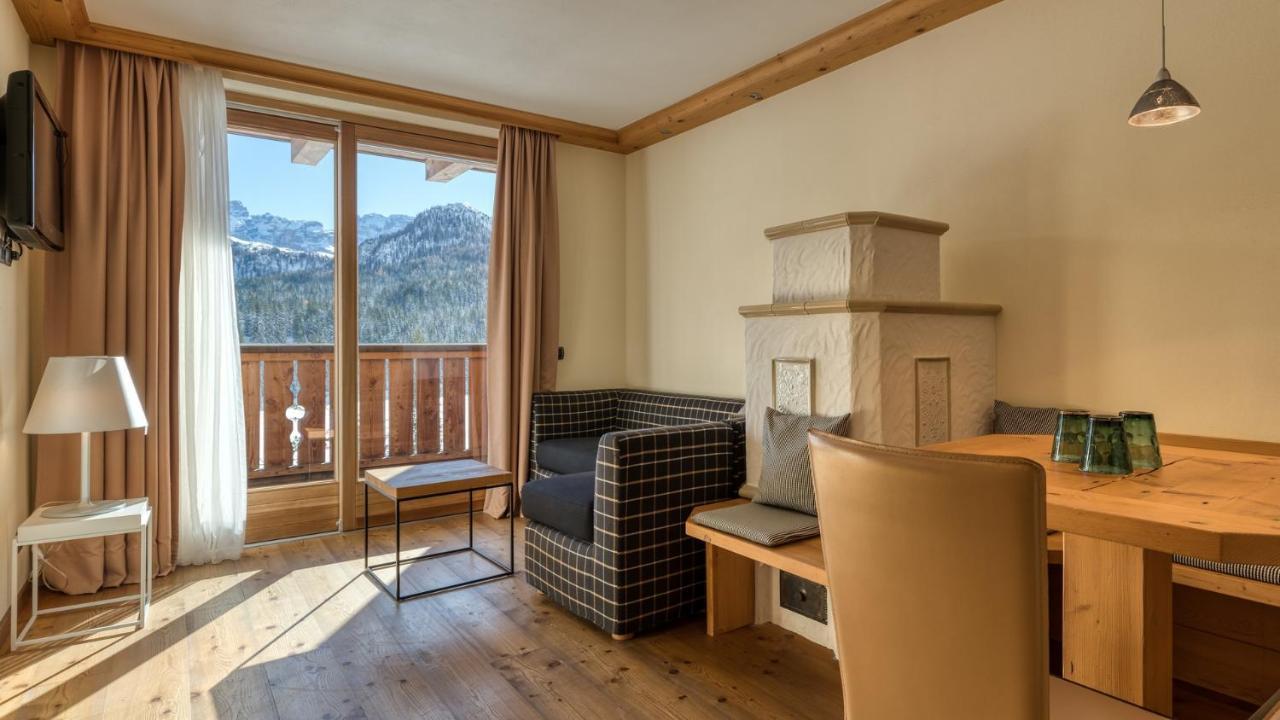 Maribel Hotel 마돈나 디 캄필리오 외부 사진